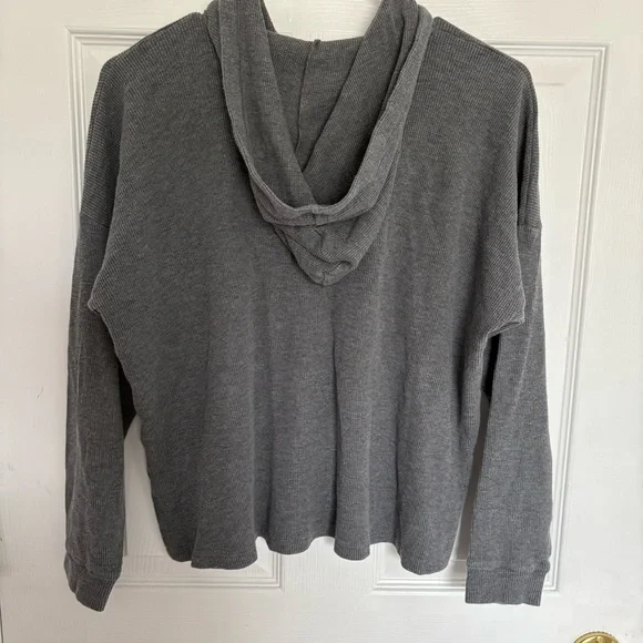 Eileen Fisher Gray Waffle Knit Hooded Top Size M Cozy Minimalist - Picture 3 of 3